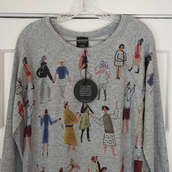 Inoah Tops - NWT Inoah Long Sleeve Shirt Medium Curve Hem Gray People Dancing Art To Wear